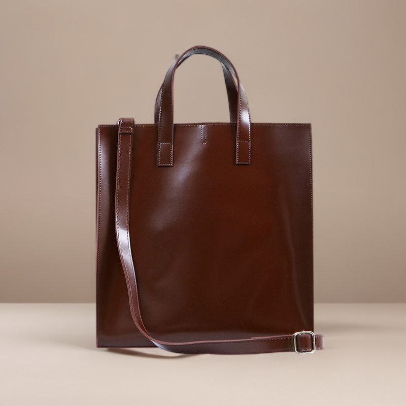 Grand sac à bandoulière en cuir lisse