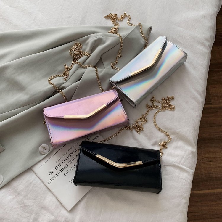 Pochette brillante en cuir lisse