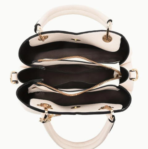 Sac à main chic en cuir grainé superposé et charmes décoratifs