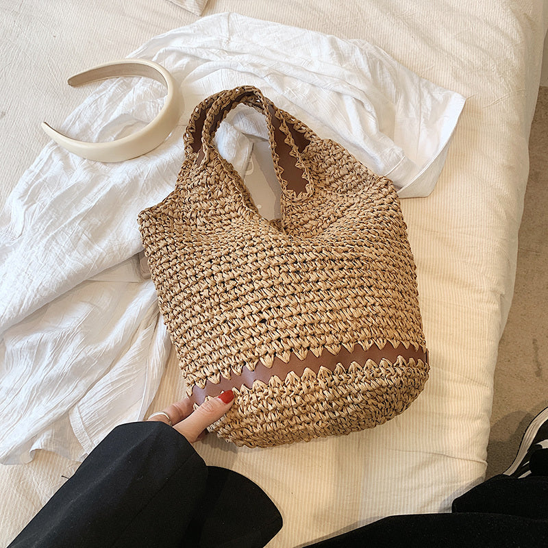 Sac à main en fibre naturelle avec broderie