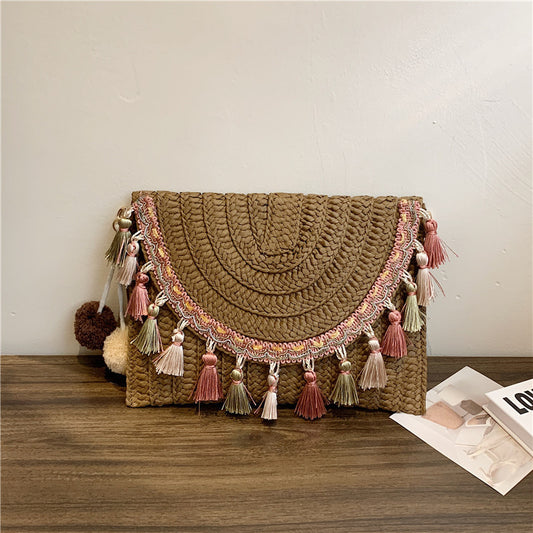 Sac d'épaule en fibre naturelle avec rabat fantaisie