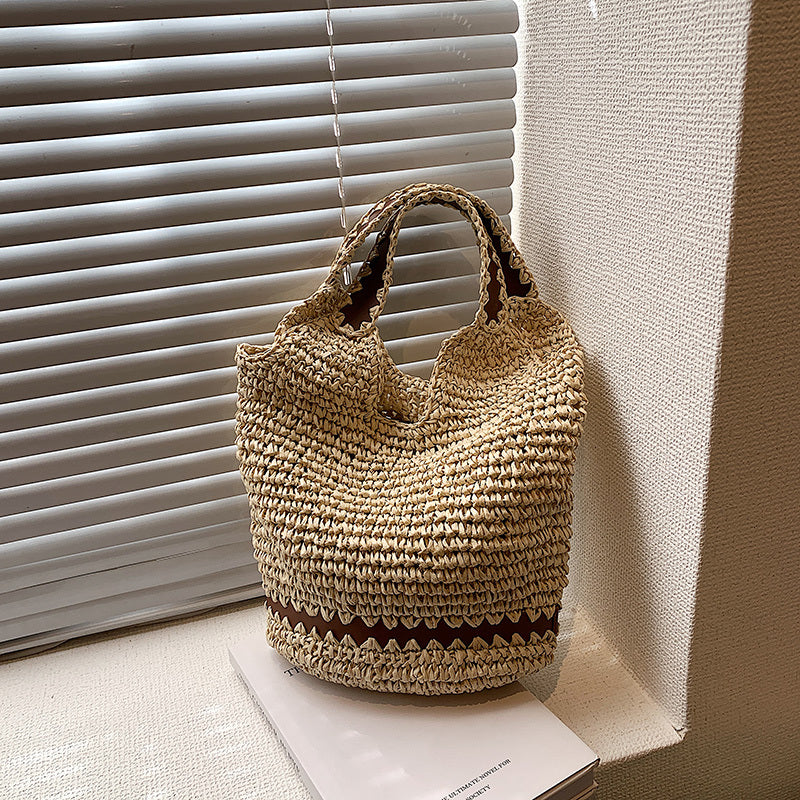 Sac à main en fibre naturelle avec broderie